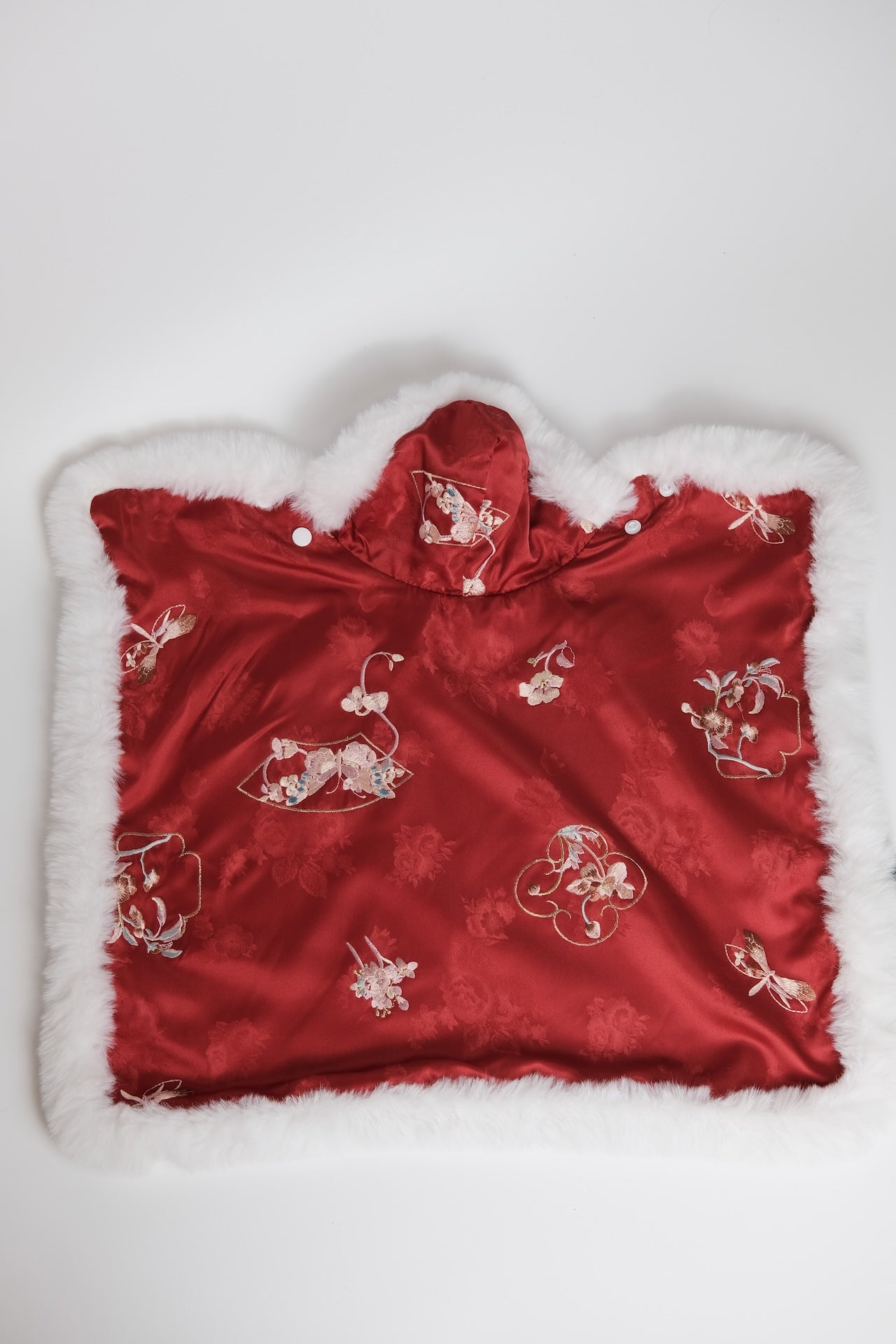 絳雪探蝶·絹帛披風