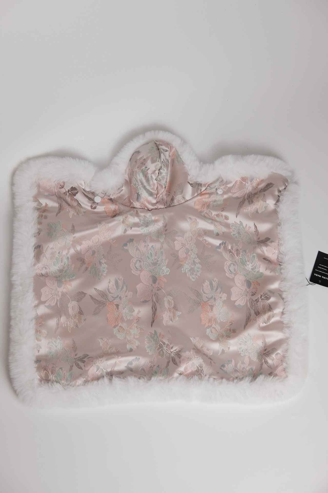 煙花三月·披風