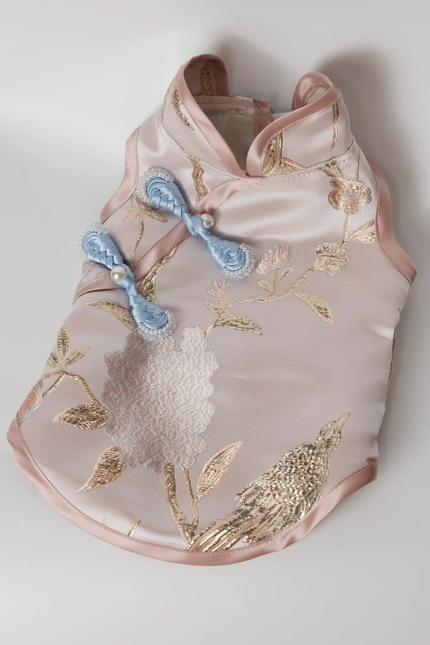 （預售）桃夭金翎．新東方藝術刺繡旗袍 Luna Nana