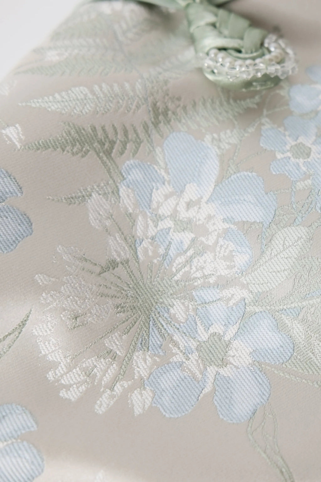 （預售）蒲碧漙清．新東方藝術刺繡狗狗旗袍 Luna Nana