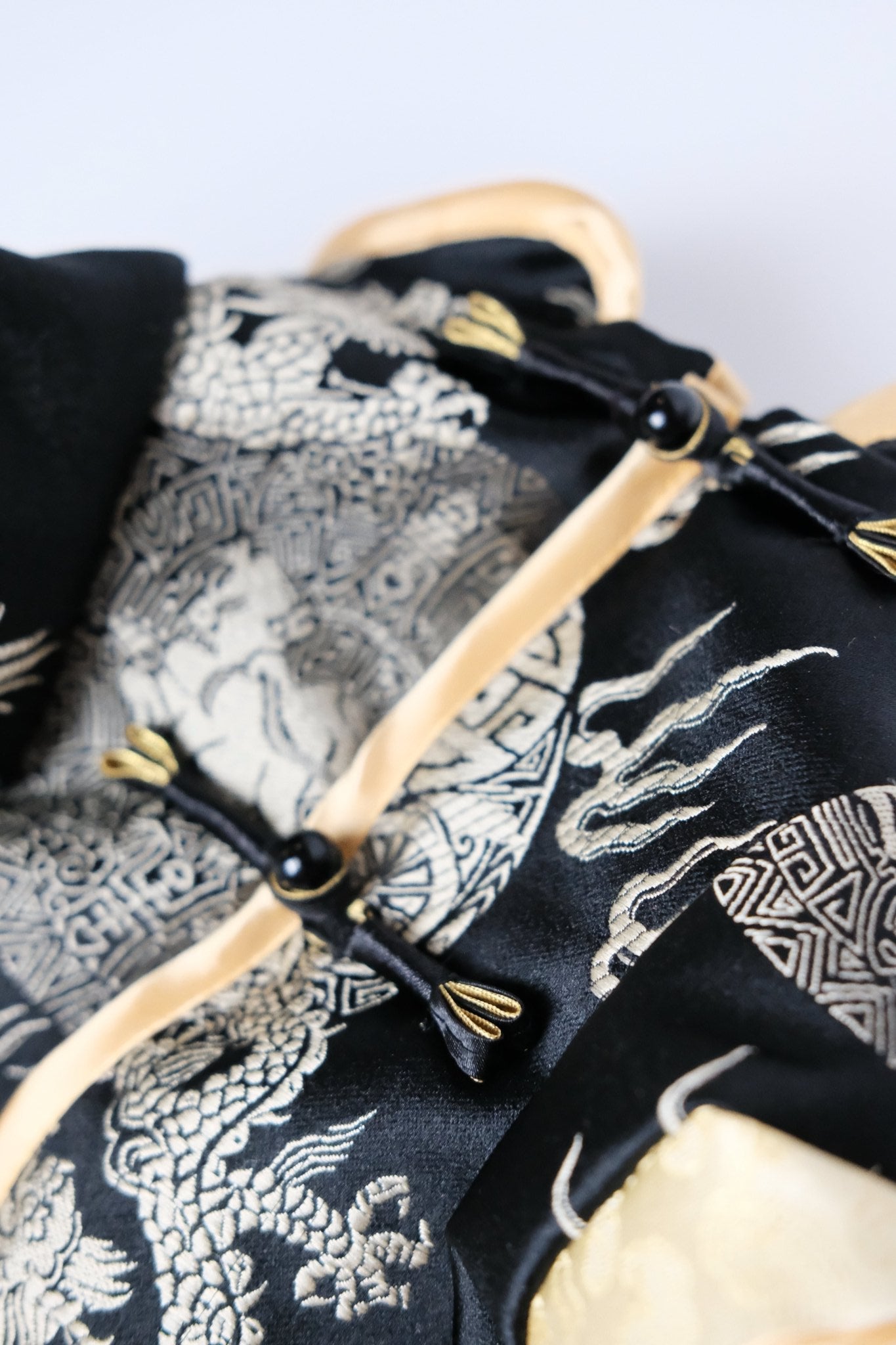 Obsidian Sky – Royal Magua for Dogs & Cats - Luna Nana